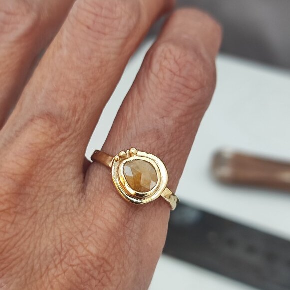 Sapphire ring. 14K yellow gold unique design ring with Yellow Sapphire stone. - Picture 9 of 9